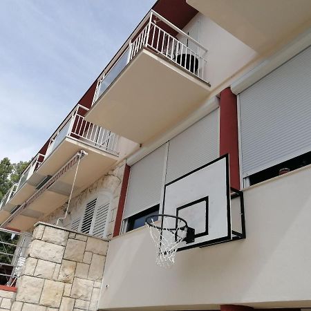 Apartment And Rooms Franka Zaboric Exterior photo