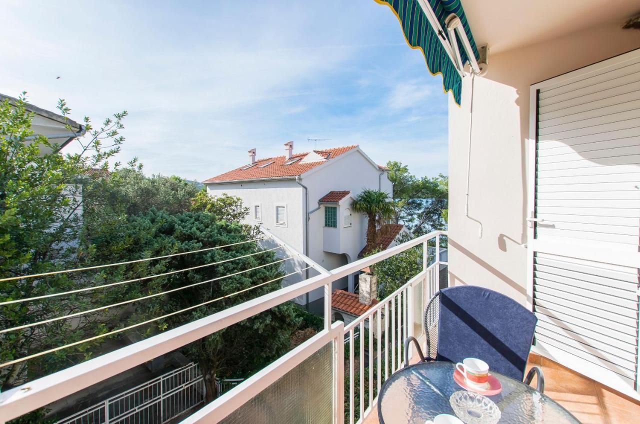 Apartment And Rooms Franka Zaboric Exterior photo