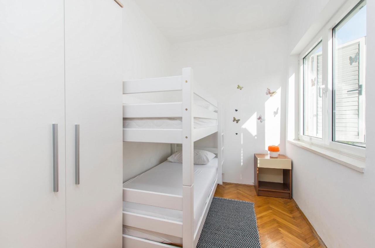 Apartment And Rooms Franka Zaboric Exterior photo