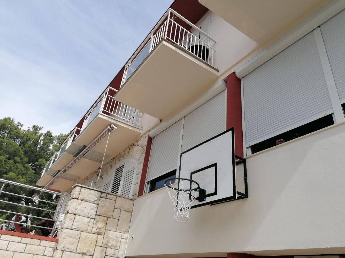 Apartment And Rooms Franka Zaboric Exterior photo